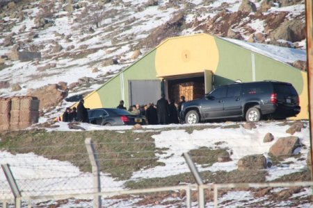 Cumhurbaşkanı Gül, 25 askerin şehit olduğu depoyu inceledi