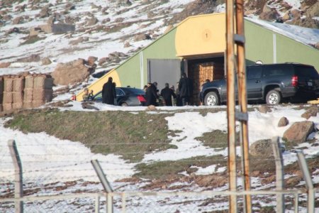 Cumhurbaşkanı Gül, 25 askerin şehit olduğu depoyu inceledi