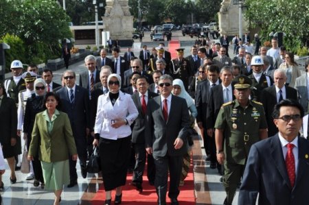 Cumhurbaşkanı Gül, Cakarta'daki Kalibata Şehitliğini Ziyaret Etti