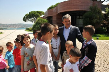 Cumhurbaşkanı Gül, Çocuklarla Bayramlaştı