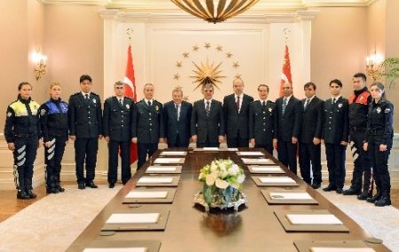 Cumhurbaşkanı Gül, Emniyet Teşkilatı’nı kabul etti