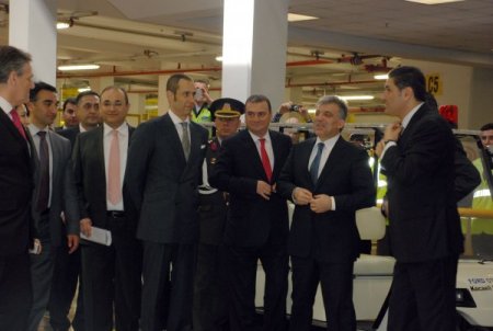 Cumhurbaşkanı Gül, Ford Otosan'ı Ziyaret Etti