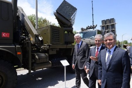 Cumhurbaşkanı Gül, hava savunma araçlarını inceledi