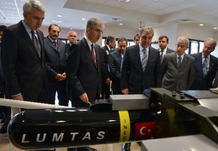 Cumhurbaşkanı Gül, hava savunma araçlarını inceledi