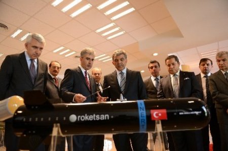 Cumhurbaşkanı Gül, hava savunma araçlarını inceledi