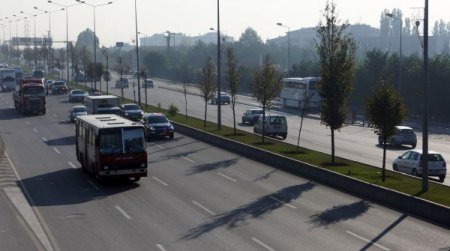 Cumhurbaşkanı Gül, İstanbul'a kara yoluyla gitti (Özel)