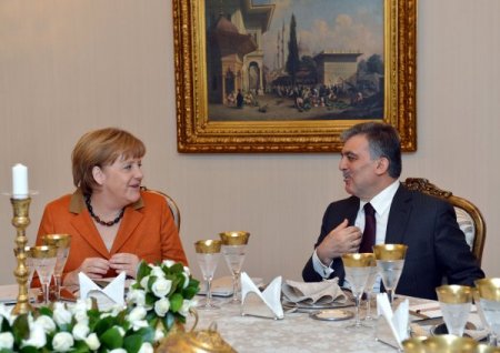 Cumhurbaşkanı Gül, Merkel’i kabul etti