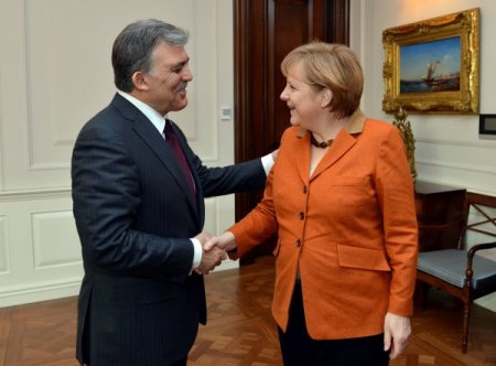 Cumhurbaşkanı Gül, Merkel’i kabul etti