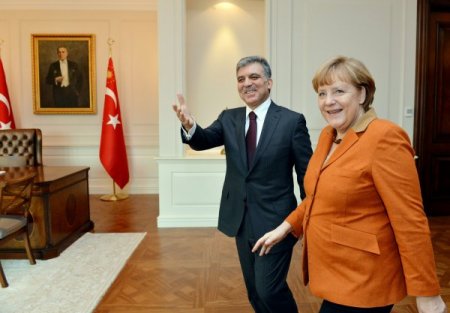 Cumhurbaşkanı Gül, Merkel’i kabul etti