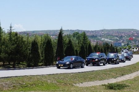 Cumhurbaşkanı Gül, Roketsan'ı gezdi