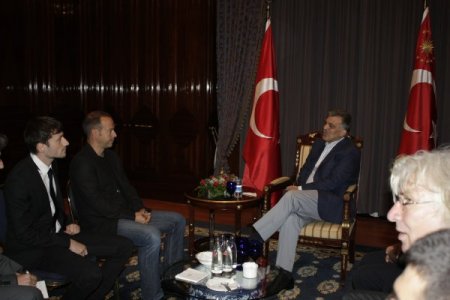 Cumhurbaşkanı Gül, Serbest Bırakılmalarını Sağladığı Alman Gazetecilerle Görüştü