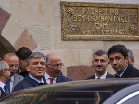 Cumhurbaşkanı Gül, Şeyh Şabanı Veli Türbesi'ni ziyaret etti