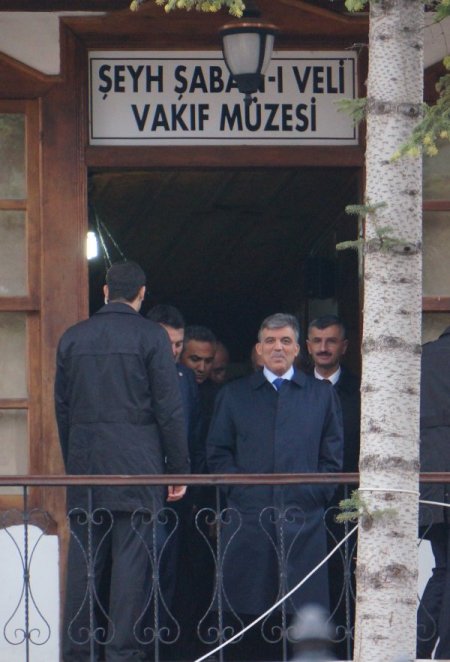 Cumhurbaşkanı Gül, Şeyh Şabanı Veli Türbesi'ni ziyaret etti