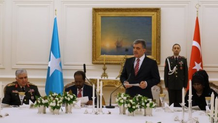 Cumhurbaşkanı Gül, Somali Cumhurbaşkanı onuruna Köşk'te akşam yemeği verdi