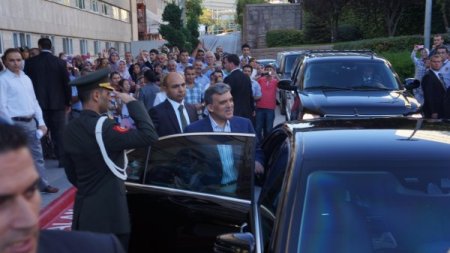 Cumhurbaşkanı Gül, taburcu edildi (2)