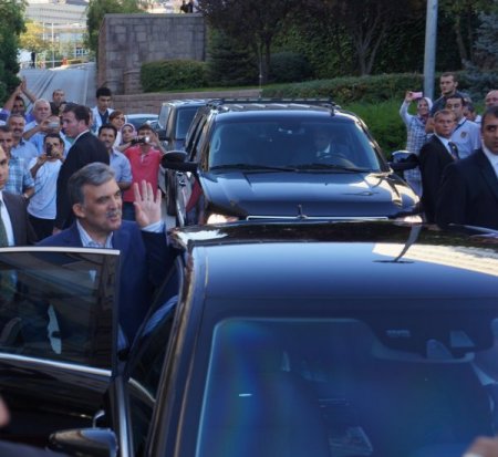 Cumhurbaşkanı Gül, taburcu edildi (2)