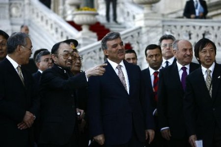 Cumhurbaşkanı Gül, Toyota'nın Elektrikli Yeni Aracını Denedi (1)