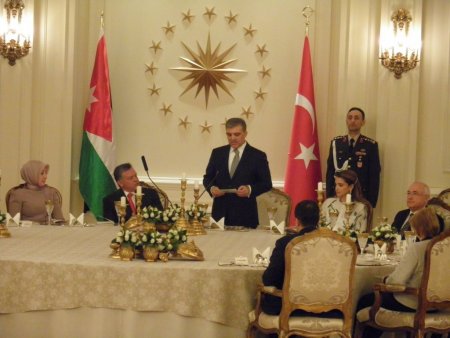 Cumhurbaşkanı Gül, Ürdün Kralı Hüseyin'e akşam yemeği verdi