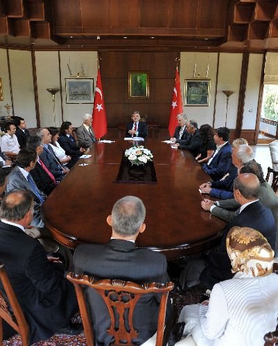 Cumhurbaşkanı Gül, Vamık Volkan Başkanlığındaki Heyeti Kabul Etti