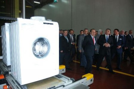 Cumhurbaşkanı Gül, Vestel'in Üretim Tesislerini Gezdi