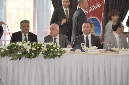 Cumhurbaşkanı Gül, Yozgatlı İşadamlarıyla Bir Araya Geldi