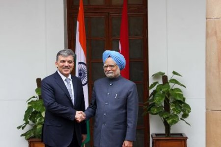 Cumhurbaşkanı Gül Hindistan Başbakanı Manmohan Singh İle Bir Araya Geldi