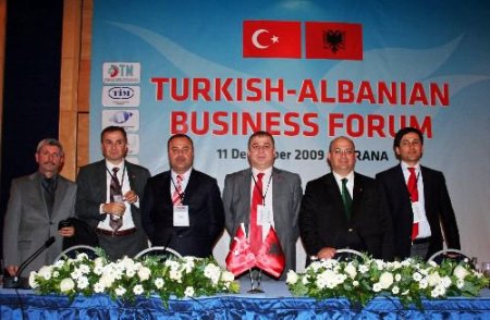 Cumhurbaşkanı Gül İle Arnavutluk'a Giden Iş Adamları Memnun Döndü