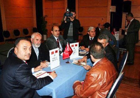 Cumhurbaşkanı Gül İle Arnavutluk'a Giden Iş Adamları Memnun Döndü