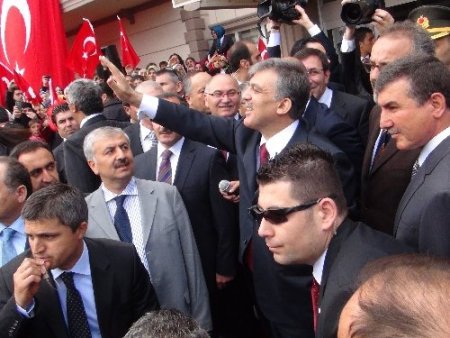 Cumhurbaşkanı Gül: Memleketimizde güzel şeyler oluyor