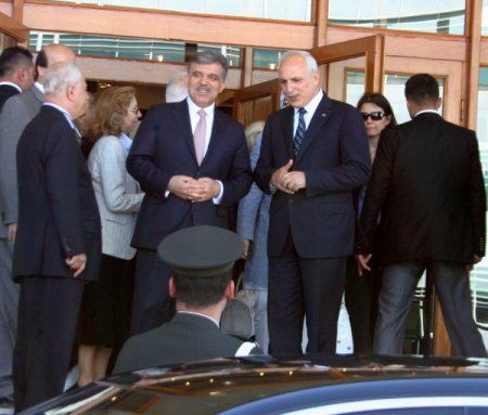 Cumhurbaşkanı Gül Polonya'dan Döndü