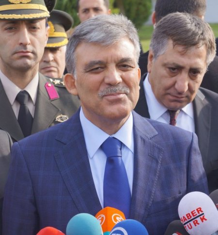 Cumhurbaşkanı Gül'den Cüneyt Ünal yorumu: Bütün gayretleri takdir etmek gerekir