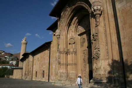 Cumhurbaşkanı Gül’den Divriği Ulu Cami’ye övgü