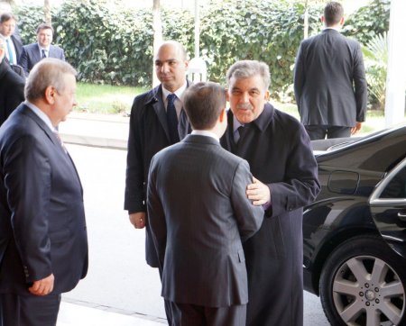 Cumhurbaşkanı Gül’den İhlas Holding’e taziye ziyareti