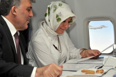 Cumhurbaşkanı Gül'e, Avusturya Üzerinde Savaş Uçakları Eşlik Etti