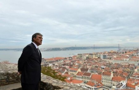 Cumhurbaşkanı Gül’e Portekiz’de Türkçe sürprizi