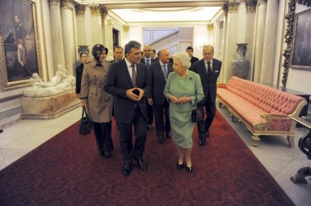 Cumhurbaşkanı Gül'e Sarayda Uğurlama