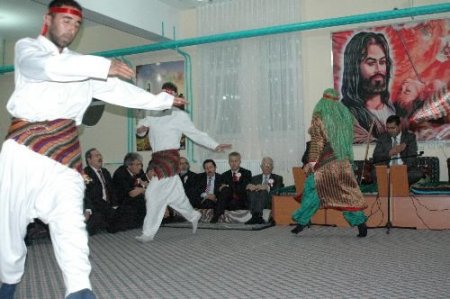 Cumhurbaşkanı Gül'ün Ardından Bakan Aydın Da Cemevini Ziyaret Etti