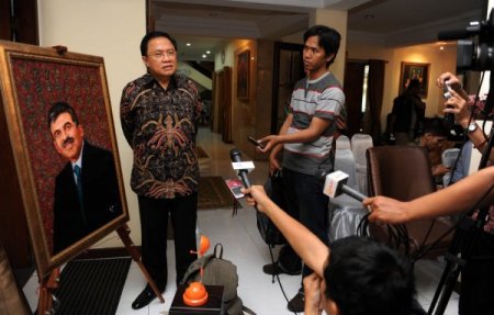 Cumhurbaşkanı Gül’ün Tablosunun Gelirini Açe’deki Türk Okuluna Verecek