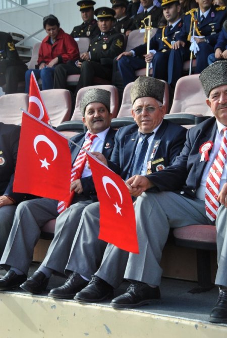 Cumhuriyet Bayramı Afyon'da coşkuyla kutlandı