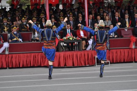 Cumhuriyet Bayramı Balıkesir'de de coşkuyla kutlandı
