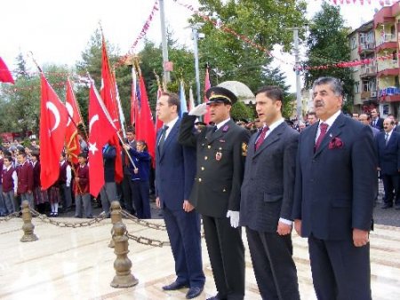 Cumhuriyet Bayramı Senirkent'te Kutlandı