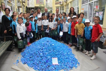 Cumhuriyet İlköğretim Okulu'ndan 50 Bin Kapak