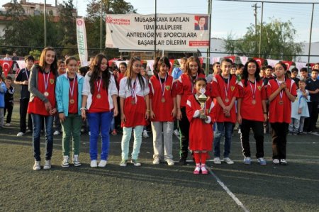 Cumhuriyet Kriket Turnuvası'nın şampiyonu Keçiören Bağlumspor