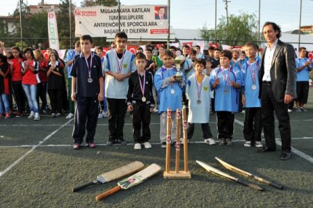 Cumhuriyet Kriket Turnuvası'nın şampiyonu Keçiören Bağlumspor