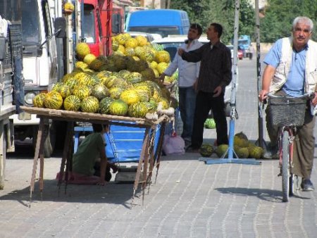 Çumra Kavunu Ramazan Sofralarında Yerini Aldı