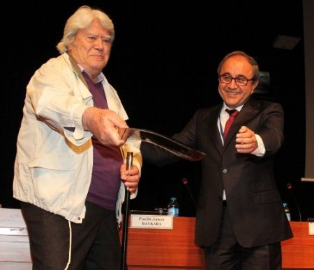 Cüneyt Arkın: Tarihî film karakterleri gerçeklerle uyuşmuyor