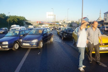 D-100 Karayolunda Zincirleme Kaza: 2 Yaralı