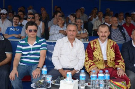 Dağ-Der Yağlı Güreşleri nefes kesti