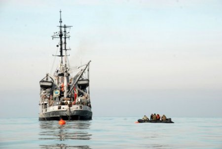 Dalgıçlar, Geminin Güvertesinde Mürettebatın Eşyalarına Ulaştı