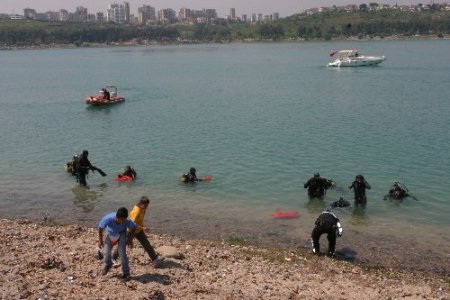 Dalgıçlar, Seyhan Baraj Gölü'nde çevre temizliği yaptı